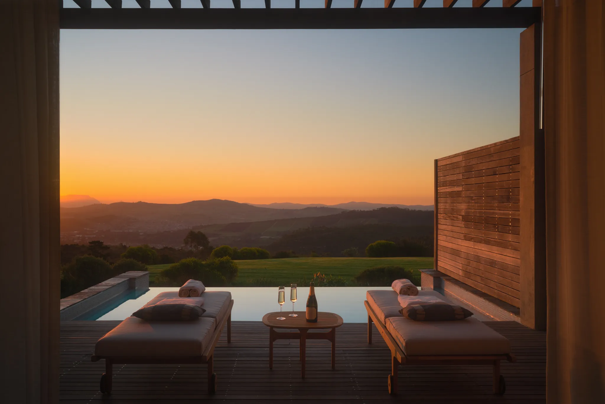 Superior Lodge private pool deck