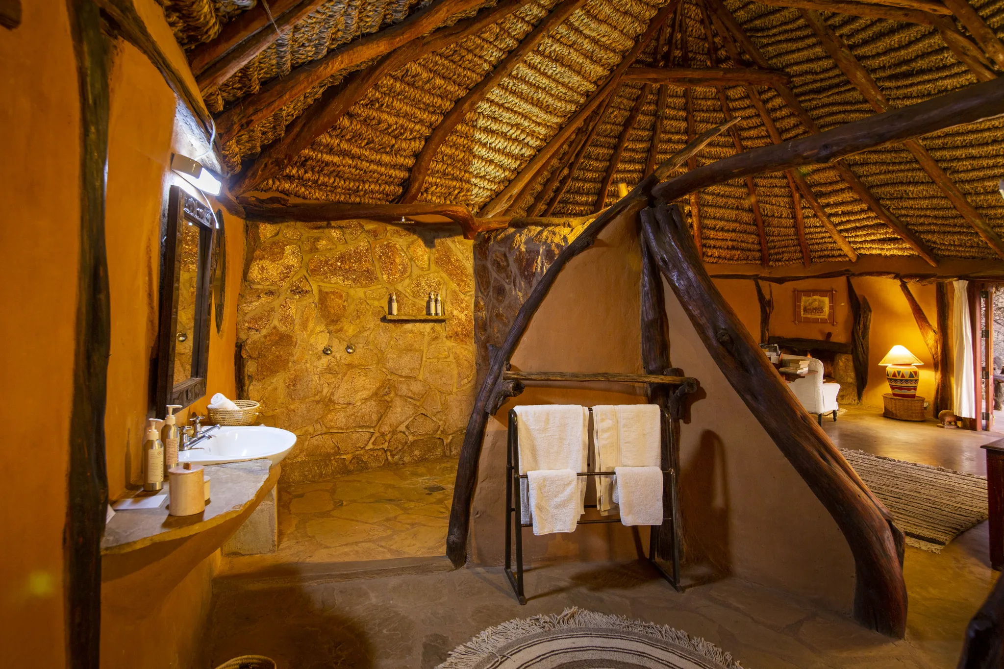 Hillside Room: bathroom