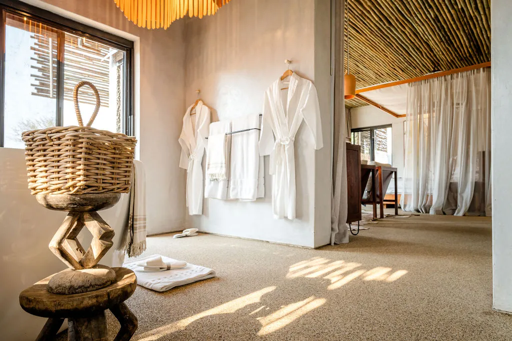 Matetsi Victoria Falls_ River Lodge Suite Bathrom