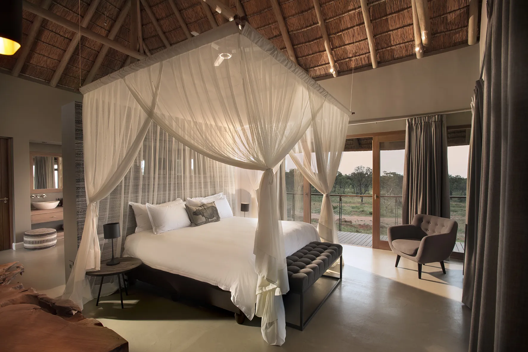 Mhondoro Safari Lodge and Villa