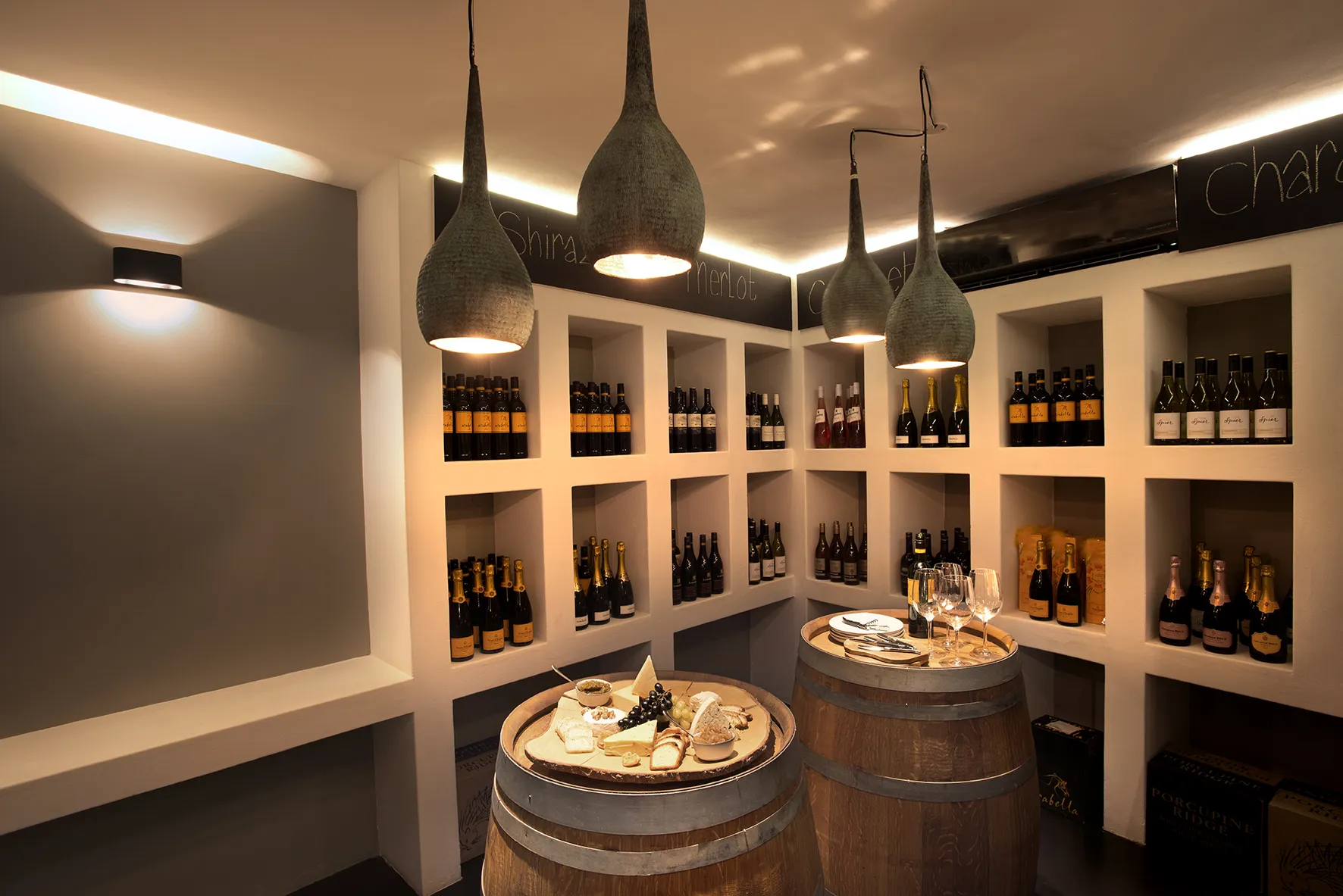 Mhondoro Safari Lodge and Villa