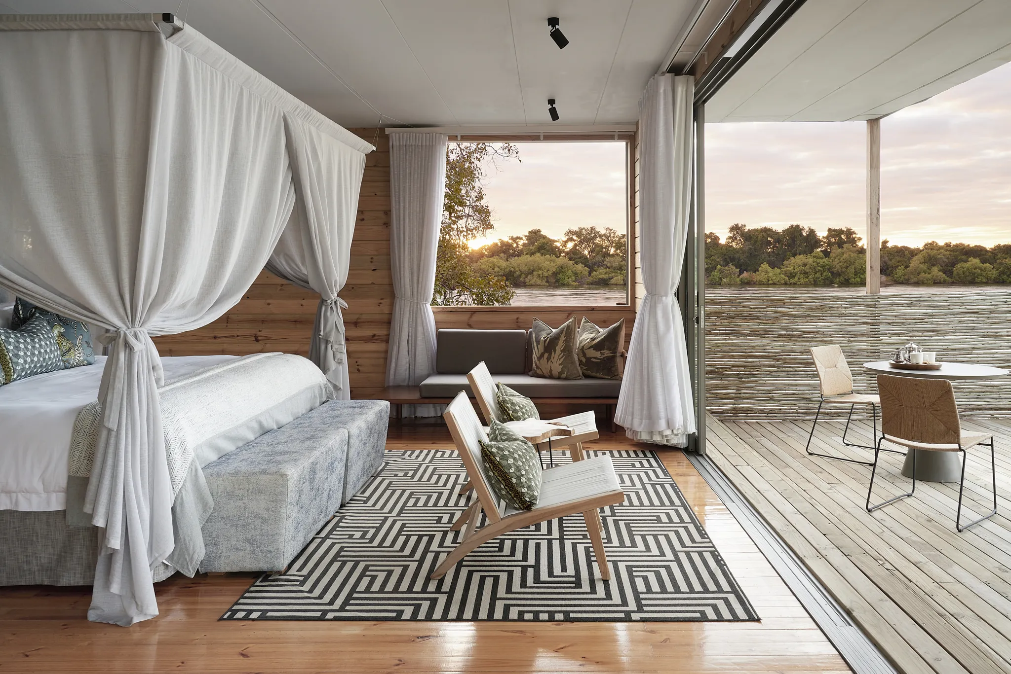 Victoria Falls River Lodge - Starbed Treehouse Suite